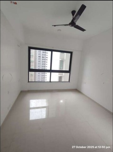 Room in 2 BHK Apartment at Kalpataru Immensa, Kolshet Road – for Rent