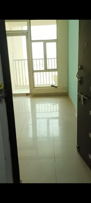 2 BHK Apartment For Rent in Gaur City 2 - 16th Avenue, Sector 16c Greater Noida