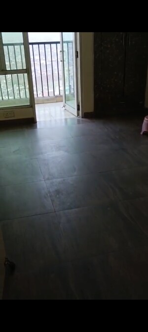 Room in 2 BHK Apartment at Gaur City 2 - 16th Avenue, Sector 16c Greater Noida – for Rent