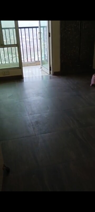 Room in 2 BHK Apartment at Gaur City 2 - 16th Avenue, Sector 16c Greater Noida – for Rent