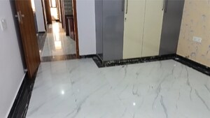 Room in 3 BHK Builder Floor at Vaishali Sector 3 – for Rent