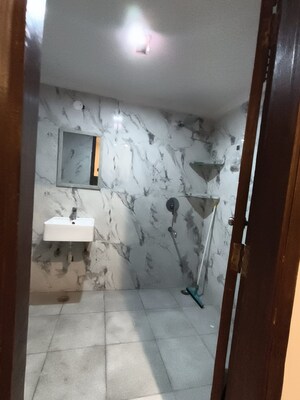 Bathroom in 1 BHK Builder Floor at Saket – for Rent