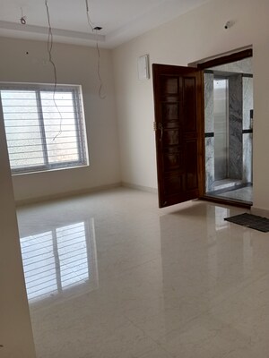 Room in 2 BHK Apartment at Kondapur – for Sale