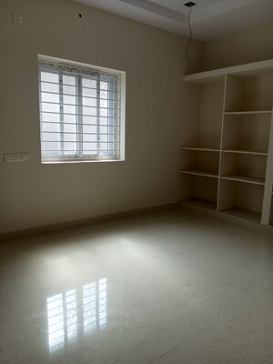 Room in 2 BHK Apartment at Kondapur – for Sale