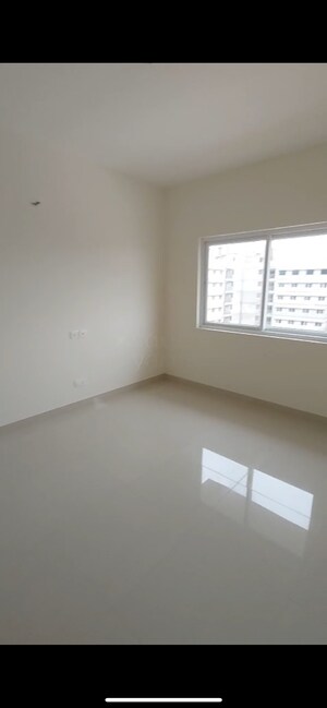 Room in 3.5 BHK Apartment at Adarsh Greens, Kogilu – for Rent