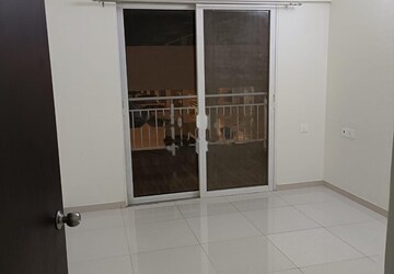 Room in 2.5 BHK Apartment at Kolte Patil R1 Life Republic, Hinjewadi – for Rent