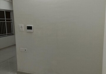 Room in 2.5 BHK Apartment at Kolte Patil R1 Life Republic, Hinjewadi – for Rent