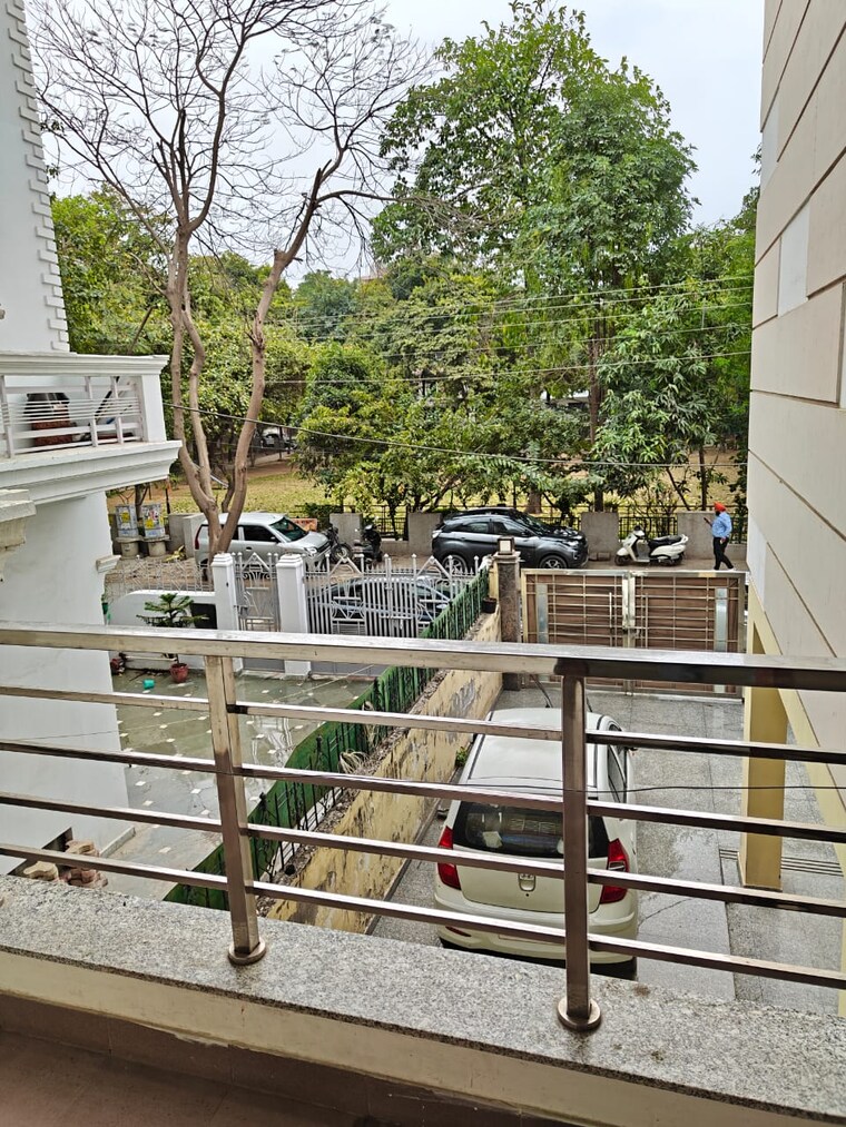 Balcony, sector 14 3 Bedroom 1650 Sq.Ft. Builder Floor In Sector 14 Gurgaon 9353111