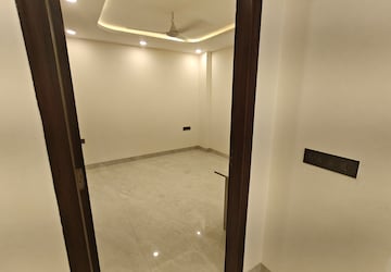 Bathroom in 3 BHK Builder Floor at Sultanpur – for Rent