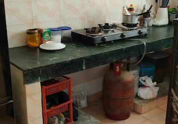 Kitchen in 4 BHK Builder Floor at Ansal Plaza Gurgaon, Palam Vihar – for Sale