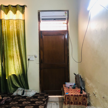 Living Room in 2.5 BHK Villa at Sector 21 – for Rent