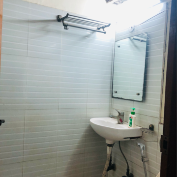 Bathroom in 2.5 BHK Villa at Sector 21 – for Rent