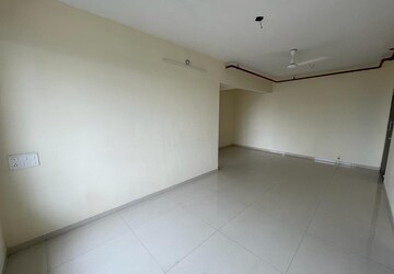 Room in 2 BHK Apartment at Arihant Residency Sion, Sion – for Sale
