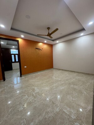 Room in 2 BHK Builder Floor at Malviya Nagar – for Rent