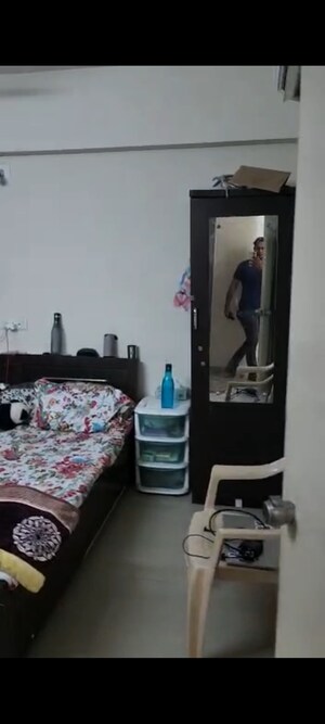 Furnished Amenities in 3 BHK Apartment at Platinum Space Saaga, Near Nirma University On Sg Highway – for Rent