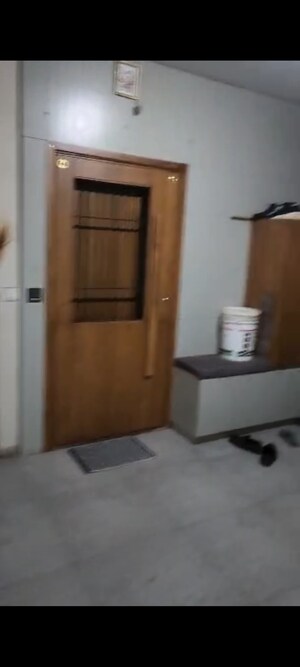 Room in 3 BHK Apartment at Platinum Space Saaga, Near Nirma University On Sg Highway – for Rent