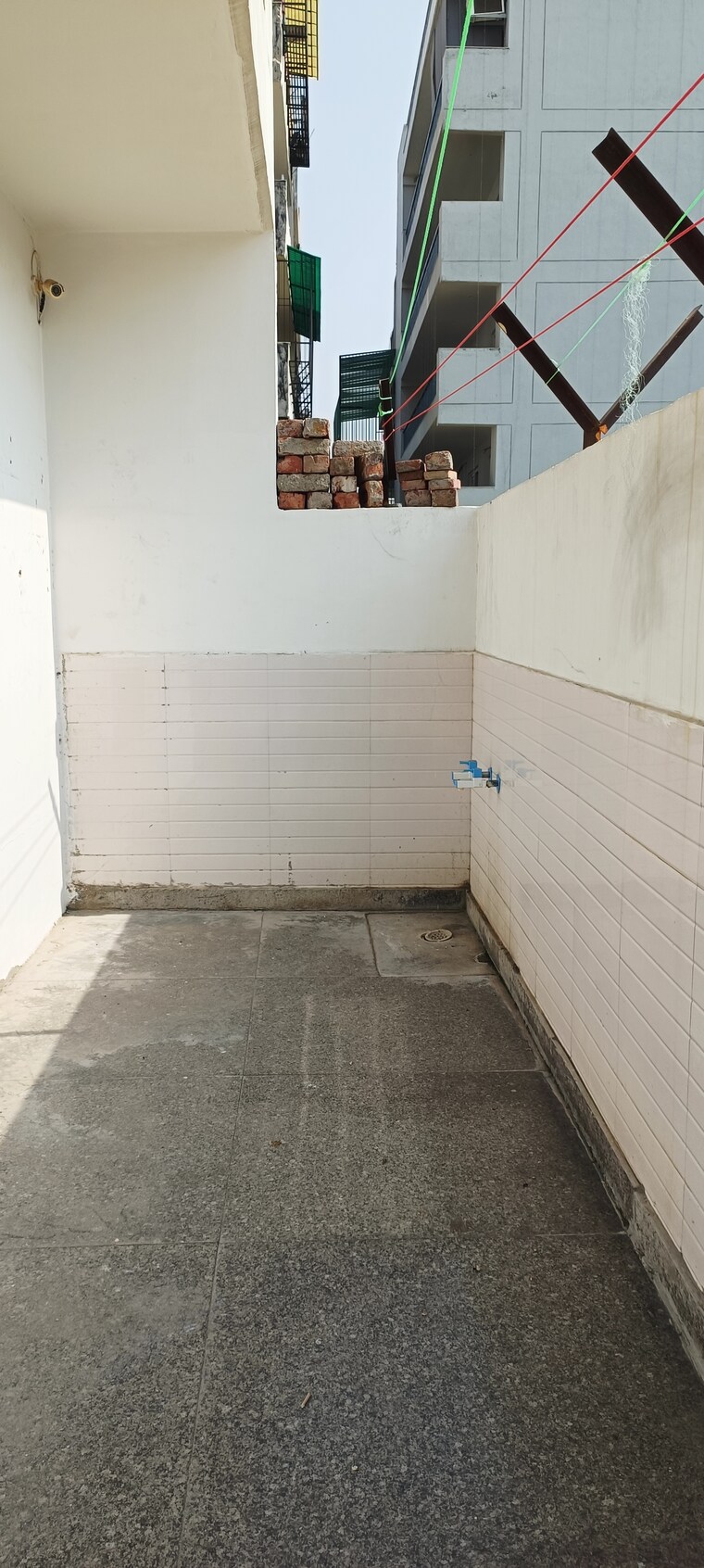 Balcony, sector 85 2 Bedroom 250 Sq.Yd. Builder Floor In Sector 85 Faridabad 9352845