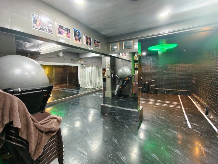  Parking, khopat Commercial Shop 600 Sq.Ft. In Khopat Thane 9352795