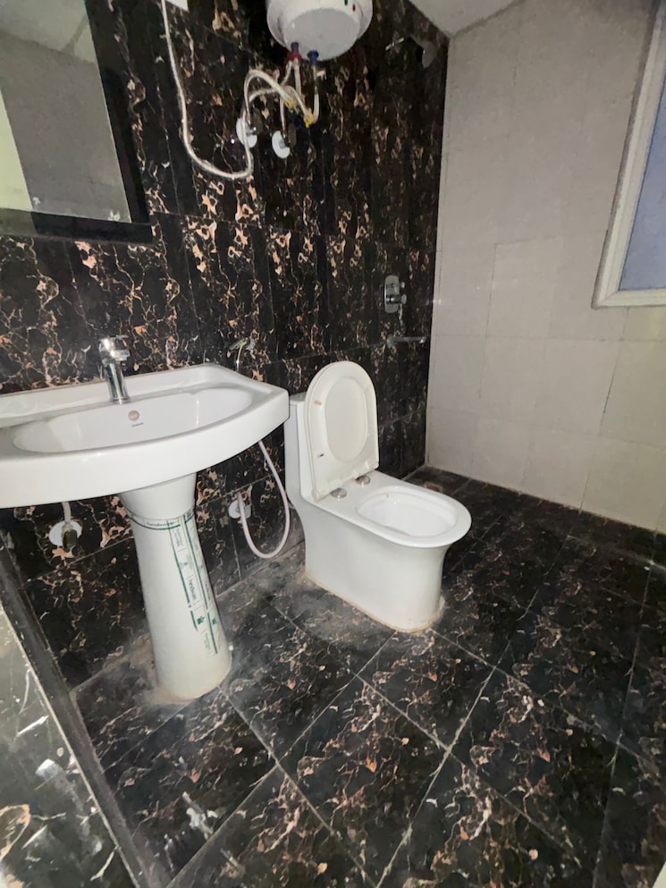 Team Area, mahagun-mahagunpuram 3 Bedroom 1300 Sq.Ft. Apartment In Shastri Nagar Ghaziabad 9352828