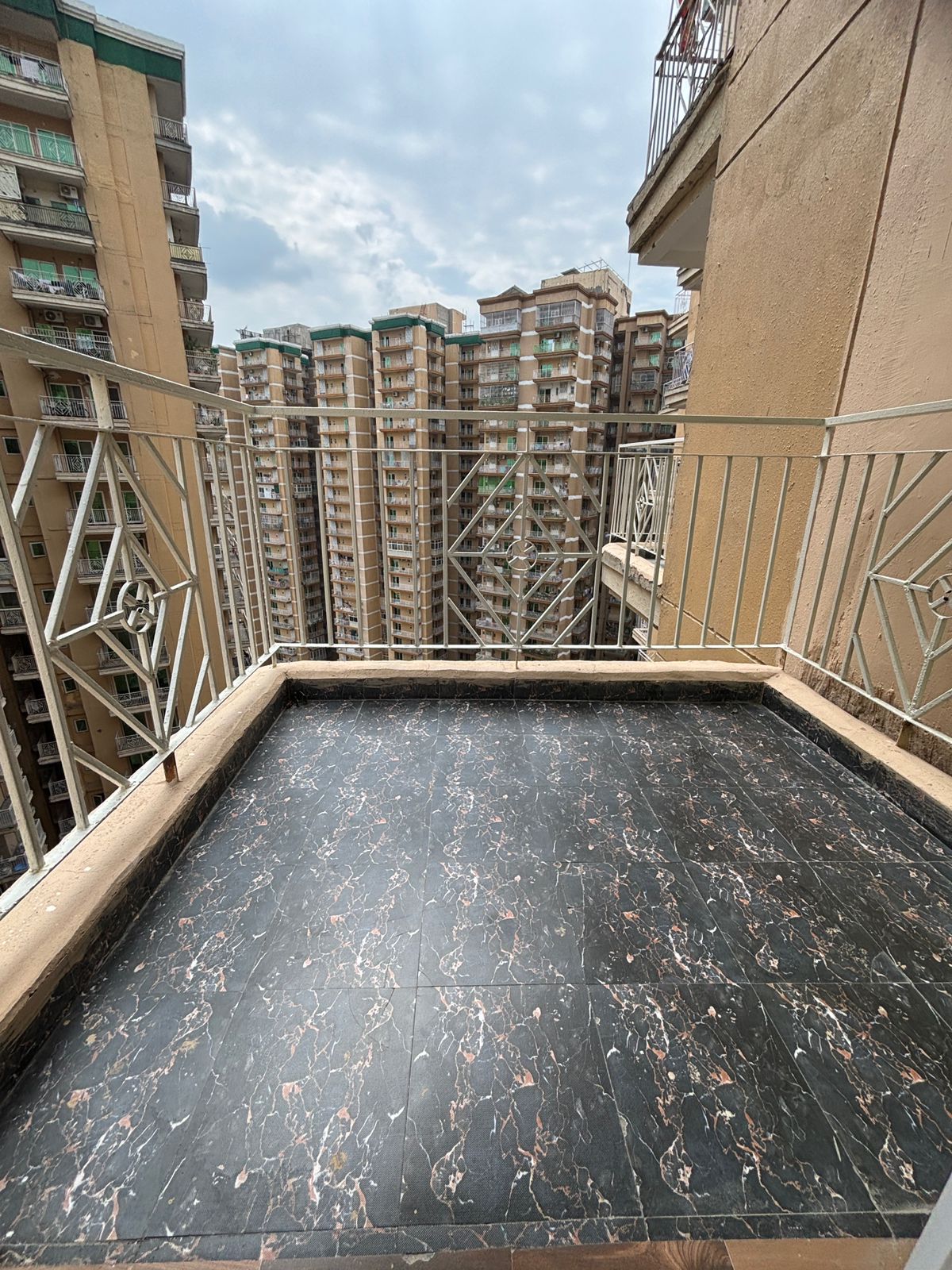 3 BHK Apartment For Sale in Mahagun Mahagunpuram