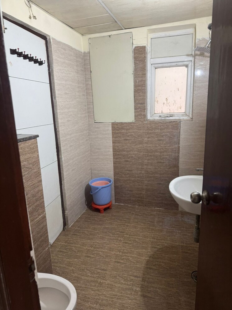 Bathroom, nk-sharma-savitry-greens 2 Bedroom 1350 Sq.Ft. Apartment In Lohgarh Zirakpur 9352918