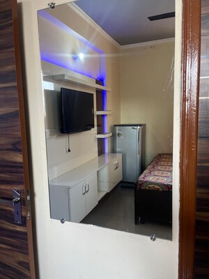 Room in 2 BHK Apartment at Milton Tower, Vip Road – for Rent