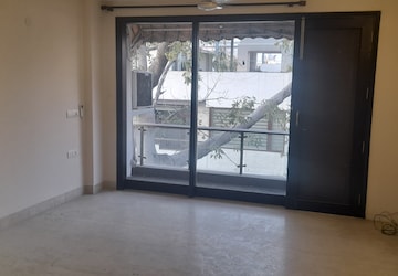 Room in 3 BHK Builder Floor at Safdarjung Enclave – for Rent