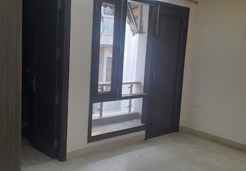Building Lobby in 3 BHK Builder Floor at Safdarjung Enclave – for Rent