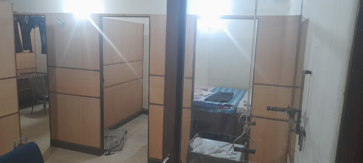 Bathroom, safdarjung enclave 3 Bedroom 200 Sq.Yd. Builder Floor In Safdarjung Enclave Delhi 9353074