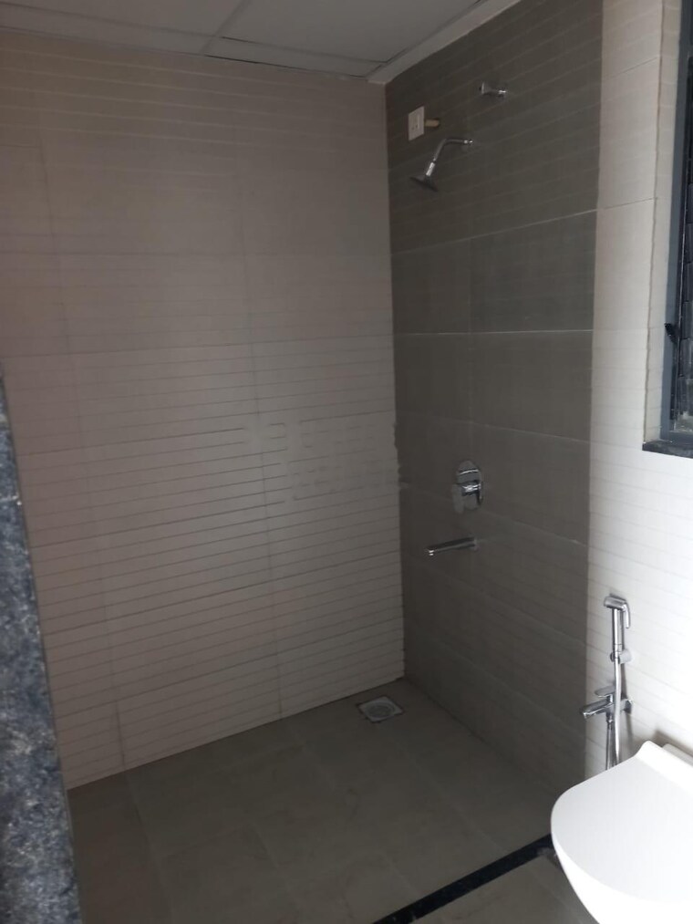 Bathroom, mantra-mirari 3.5 Bedroom 1200 Sq.Ft. Apartment In Koregaon Park Pune 9352969