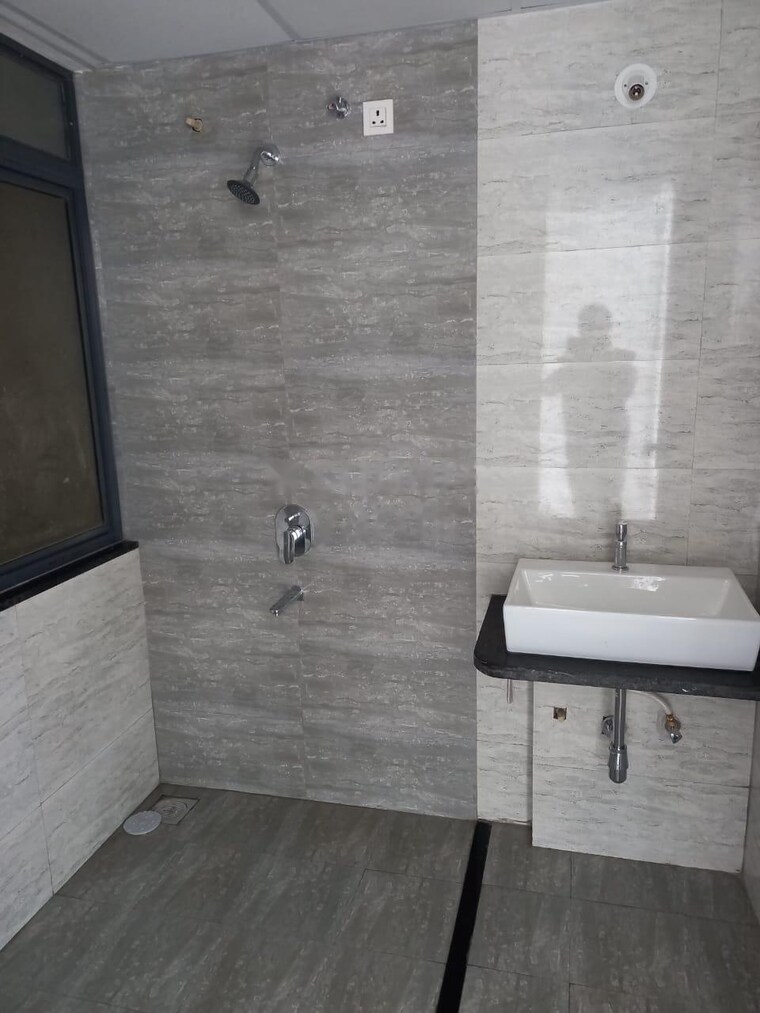 Bathroom, mantra-mirari 3.5 Bedroom 1200 Sq.Ft. Apartment In Koregaon Park Pune 9352969