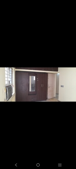 Room in 4 BHK Apartment at Aaradhya, Thaltej – for Rent