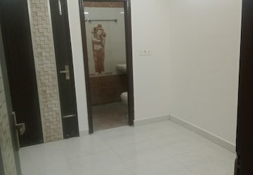 Room in 2 BHK Builder Floor at Indrapuram – for Sale