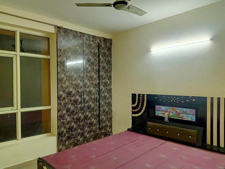 Bedroom, dlf-independent-floors 4 Bedroom 270 Sq.Yd. Builder Floor In Dlf City Phase 3 Gurgaon 9352968