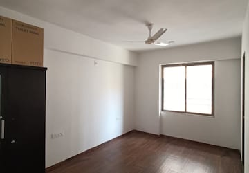 Room in 3 BHK Apartment at Ambli – for Rent