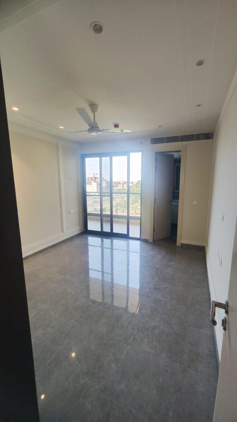 Room, sector 82 a 3.5 Bedroom 2116 Sq.Ft. Apartment In Sector 82 A Mohali 9352822
