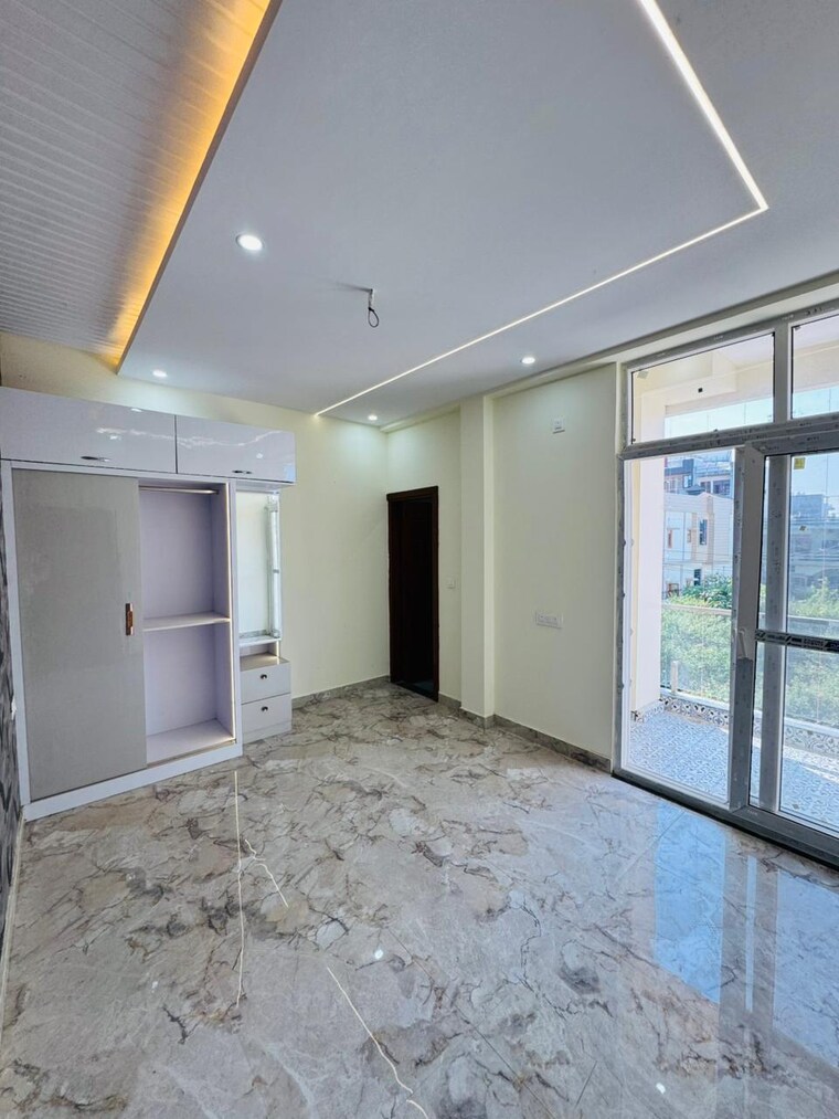 Room, sahastradhara road 2 Bedroom 1050 Sq.Ft. Builder Floor In Sahastradhara Road Dehradun 9353317