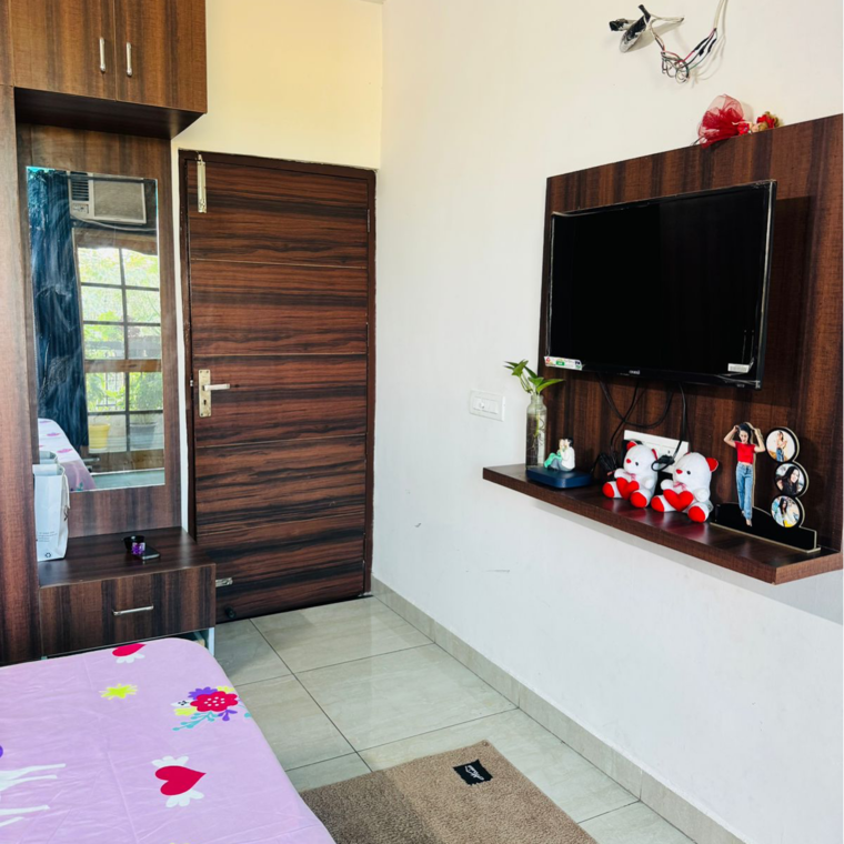 Bedroom, pir machalla 4 Bedroom 2200 Sq.Ft. Apartment In Pir Machalla Zirakpur 9290346