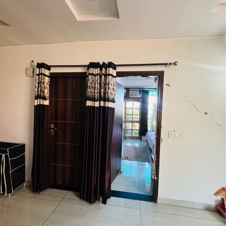 Room, pir machalla 4 Bedroom 2200 Sq.Ft. Apartment In Pir Machalla Zirakpur 9290346
