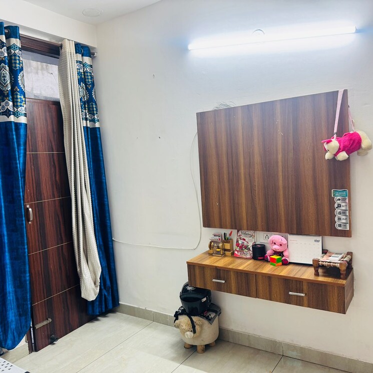 Room, pir machalla 4 Bedroom 2200 Sq.Ft. Apartment In Pir Machalla Zirakpur 9290346