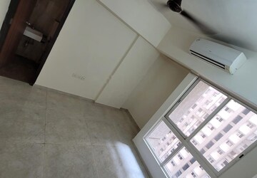 1 BHK Apartment For Rent in Lodha Amara, Kolshet Road