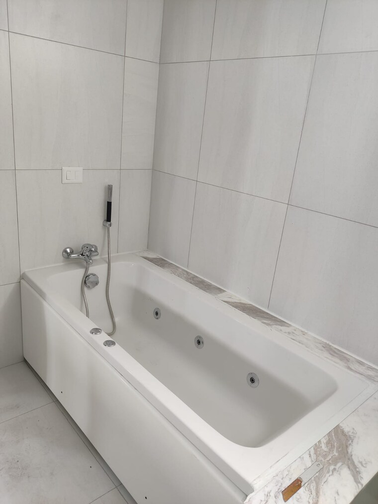 Bathroom, tata-primanti-tower-residences 4 Bedroom 2910 Sq.Ft. Apartment In Sector 72 Gurgaon 9353341