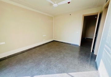 Room in 3 BHK Apartment at Sector 82 A – for Rent