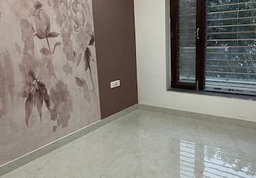 Room in 4 BHK Builder Floor at Parklands, Sector 85 – for Sale