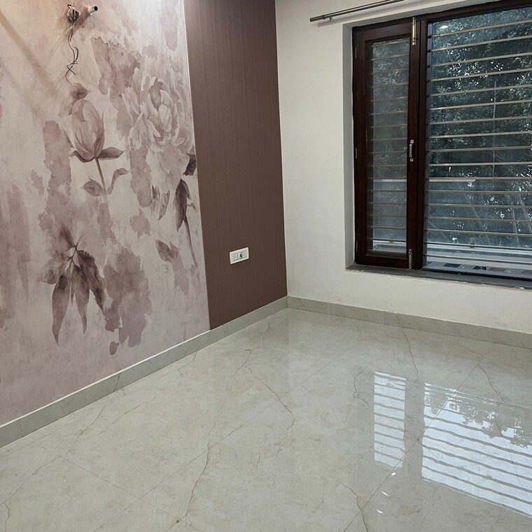 Room, parklands 4 Bedroom 324 Sq.Yd. Builder Floor In Sector 85 Faridabad 9353377