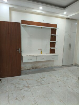 Room in 2 BHK Builder Floor at Sector 89 – for Sale