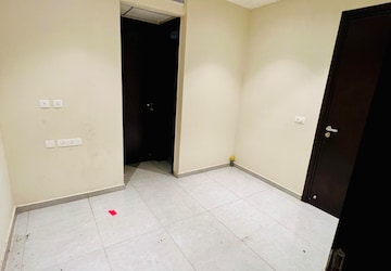 Room in 3.5 BHK Apartment at Sector 82 A – for Rent