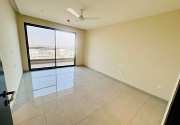 Room in 3.5 BHK Apartment at Sector 82 A – for Rent
