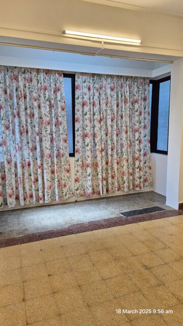 Room in 1 BHK Apartment at Churchgate Mansion, Churchgate – for Rent