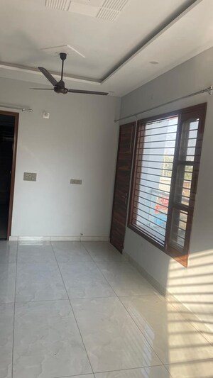 Room in 2 BHK Villa at Patiala Road – for Rent